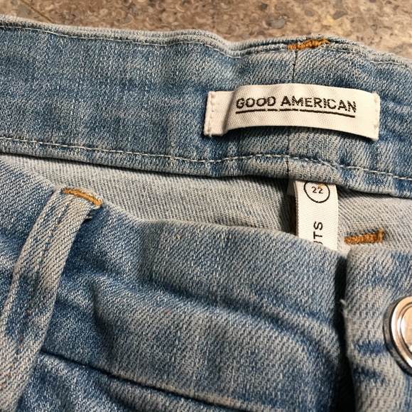 Good American Plus (22) Destruction Skinny Jeans - Picture 4 of 6